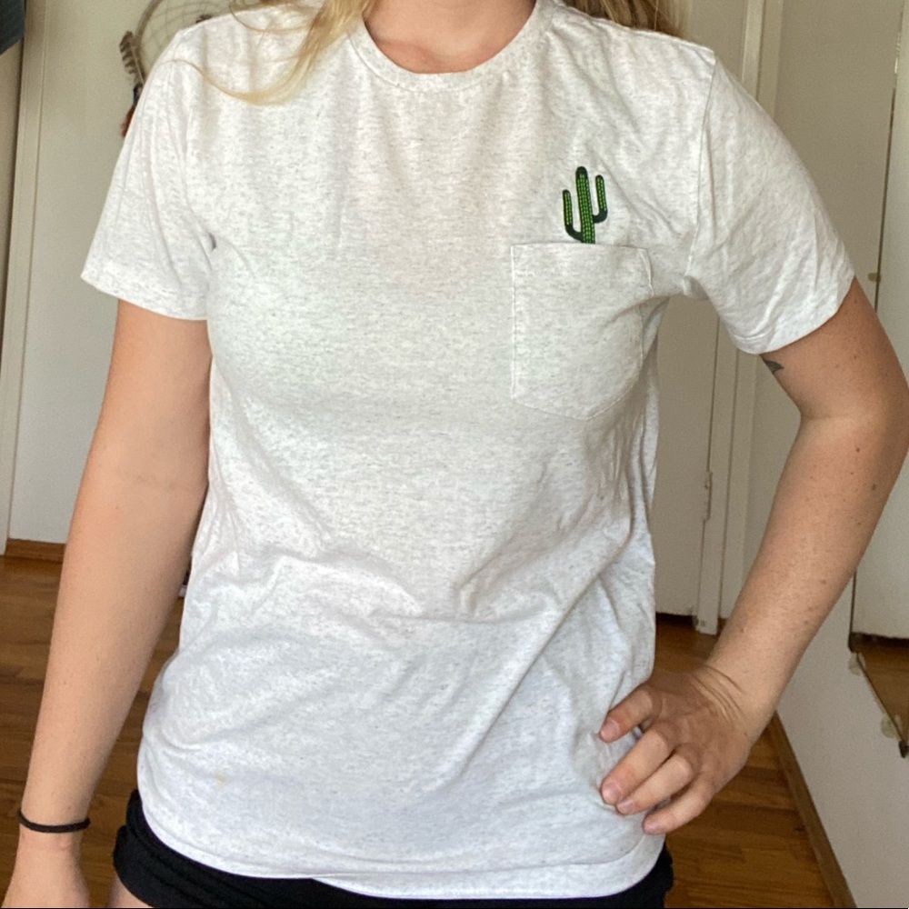 Old navy cactus t-shirt size small